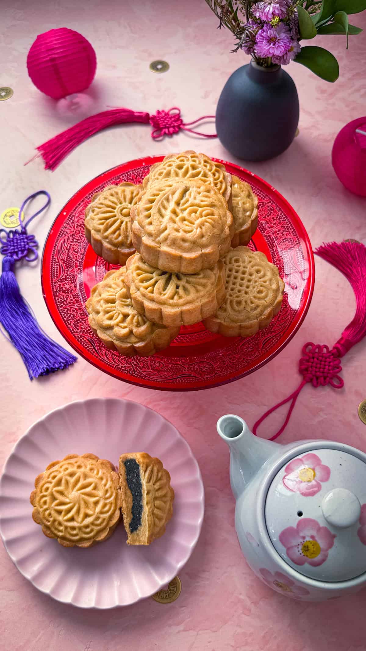 Read more about the article Black Sesame Mooncakes